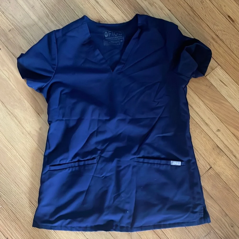 Dark blue FIGS scrub top- Women’s XS - Picture 1 of 3